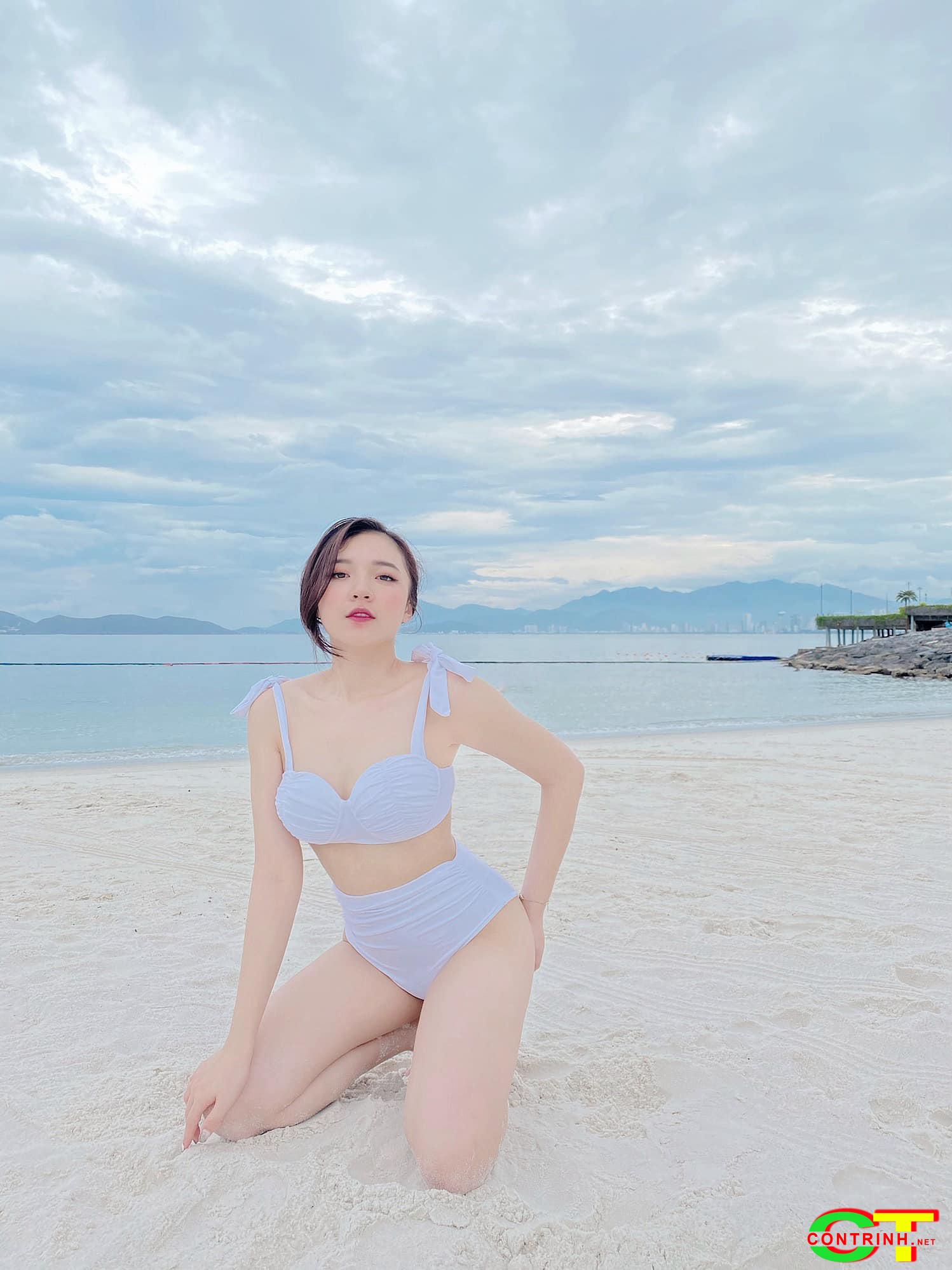 Ảnh nữ MC VTV Vũ Phương Thảo mặc bikini